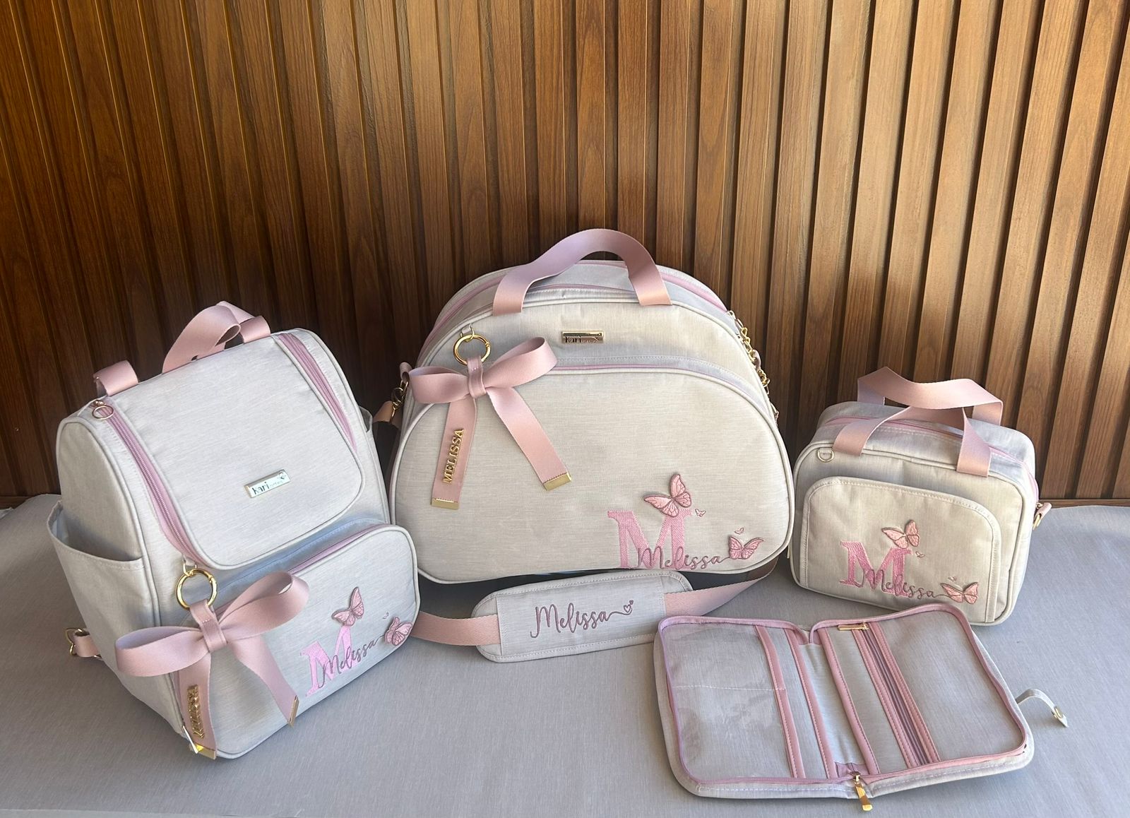 Kit Maternidade Tradicional Branco e Rosa Borboletas