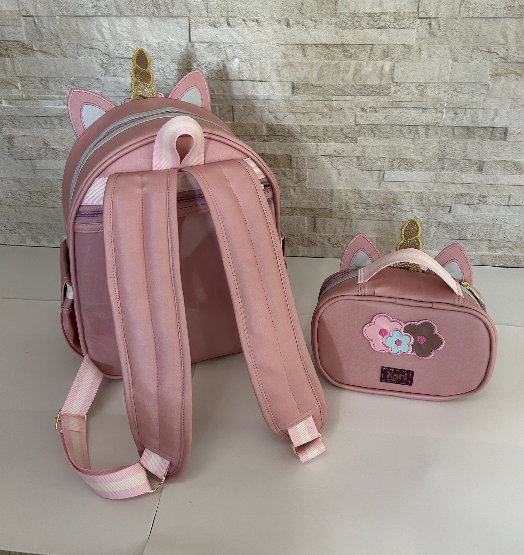 Conjunto Escolar Unicórnio - Posterior